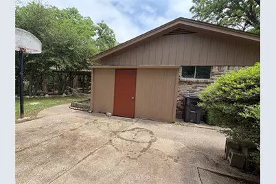 2703 Oak Cliff Lane, Arlington, TX 76012 - Photo 20