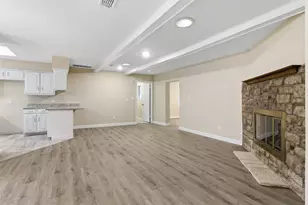 2703 Oak Cliff Ln, Arlington, TX 76012 - Photo 6