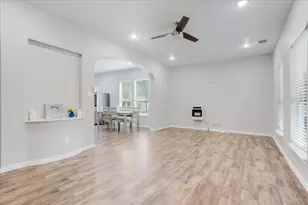 721 Maple St, Bonham, TX 75418 - Photo 6