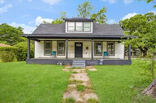 721 Maple St, Bonham, TX 75418 - Photo 2