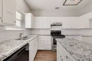 9406 Chimneywood Dr, Rowlett, TX 75089 - Photo 10