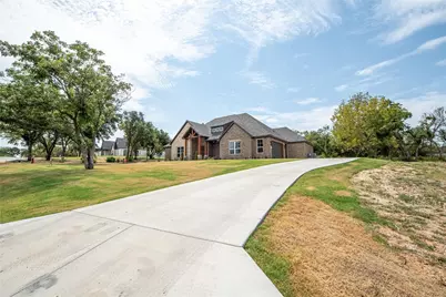 2009 Shady Creek Crossing, Azle, TX 76020 - Photo 2