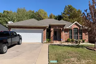 2921 Meadow Glen Dr, McKinney, TX 75072 - Photo 1