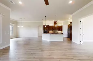 2025 Clive Dr, Granbury, TX 76048 - Photo 4