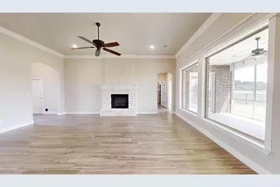 2025 Clive Drive, Granbury, TX 76048 - Photo 4