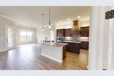 2025 Clive Drive, Granbury, TX 76048 - Photo 10