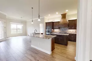 2025 Clive Dr, Granbury, TX 76048 - Photo 10