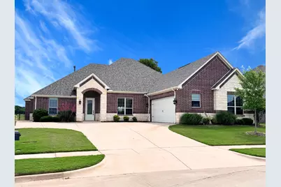 2025 Clive Drive, Granbury, TX 76048 - Photo 2
