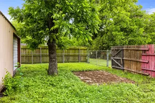 2700 Briarwood Ln, Bellmead, TX 76705 - Photo 16