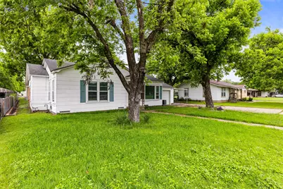 2700 Briarwood Lane, Bellmead, TX 76705 - Photo 4