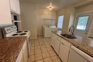 600 Monticello Dr, Fort Worth, TX 76107 - Photo 2