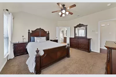 10401 Flat Creek Trl, McKinney, TX 75072 - Photo 18
