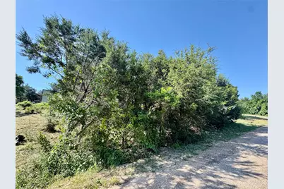1033 Indian Drive, Granbury, TX 76048 - Photo 8