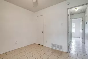 1009 W 4th St, Keene, TX 76059 - Photo 14