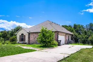 131 Avalon Dr, Princeton, TX 75407 - Photo 2