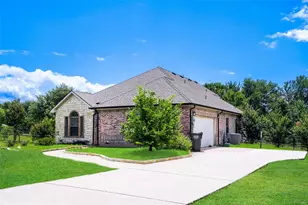 131 Avalon Dr, Princeton, TX 75407 - Photo 2