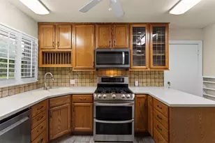 9823 Limerick Dr, Dallas, TX 75218 - Photo 10