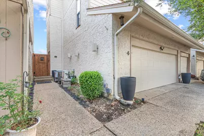 4 Oakbrook Drive, Lewisville, TX 75057 - Photo 2
