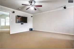 2610 Eagle Cir, Grapevine, TX 76051 - Photo 10