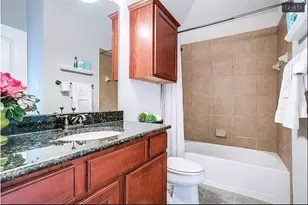 2610 Eagle Cir, Grapevine, TX 76051 - Photo 2
