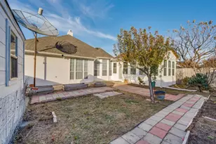 214 Jennifer Ln, Arlington, TX 76002 - Photo 24