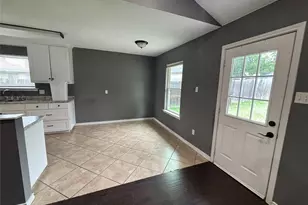 619 Allencrest Dr, White Settlement, TX 76108 - Photo 4