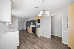 2926 N Prairie Creek Rd, Dallas, TX 75227 - Photo 8