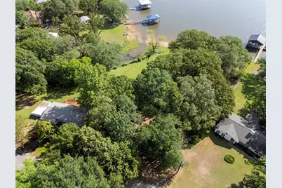 1805 Beavers Point, Bonham, TX 75418 - Photo 10