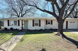 112 Savannah St, Waxahachie, TX 75165 - Photo 1