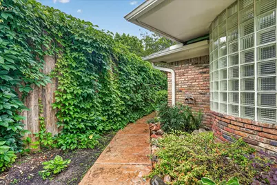 2101 Brentgate Drive, Arlington, TX 76017 - Photo 6