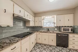 733 Bluebonnet Dr, Hurst, TX 76053 - Photo 14