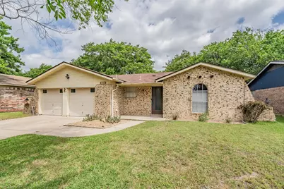 733 Bluebonnet Drive, Hurst, TX 76053 - Photo 2