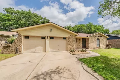 733 Bluebonnet Drive, Hurst, TX 76053 - Photo 4