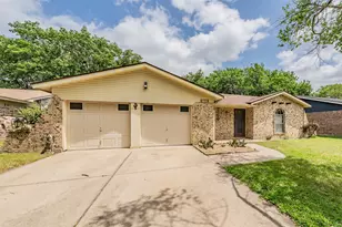 733 Bluebonnet Dr, Hurst, TX 76053 - Photo 4