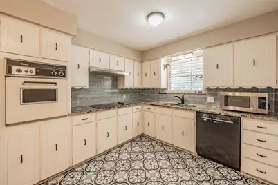 733 Bluebonnet Drive, Hurst, TX 76053 - Photo 12