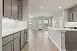 225 Roundstone Rd, Fort Worth, TX 76052 - Photo 2