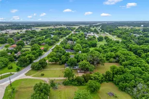 402 N Bordon St, Lorena, TX 76655 - Photo 34