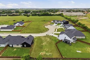 572 Highview Ct, Godley, TX 76044 - Photo 1