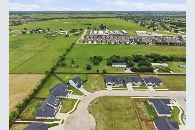572 Highview Court, Godley, TX 76044 - Photo 14