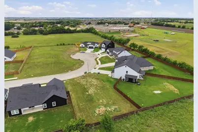572 Highview Court, Godley, TX 76044 - Photo 8