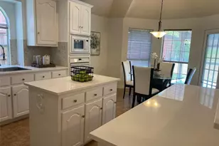 9421 Vista, Irving, TX 75063 - Photo 8