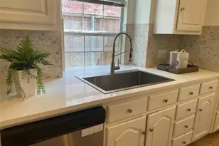 9421 Vista, Irving, TX 75063 - Photo 12