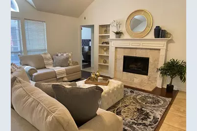 9421 Vista, Irving, TX 75063 - Photo 4