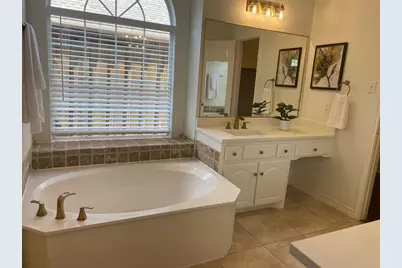 9421 Vista, Irving, TX 75063 - Photo 26