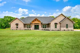 250 Private Road 45855, Blossom, TX 75416 - Photo 2