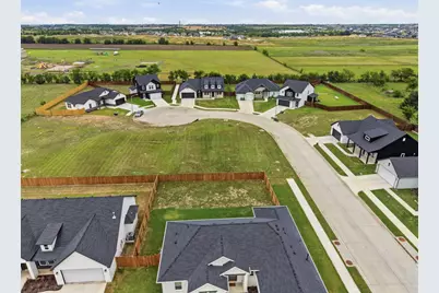 585 Highview Court, Godley, TX 76044 - Photo 8