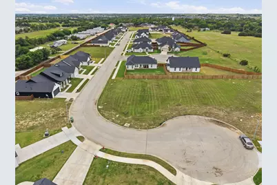 585 Highview Court, Godley, TX 76044 - Photo 4