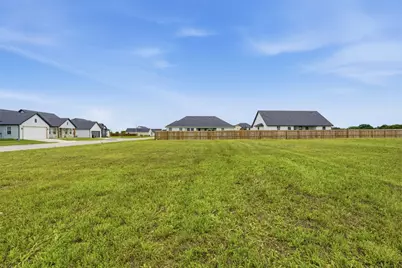 585 Highview Court, Godley, TX 76044 - Photo 2