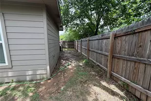 1516 E Maddox Ave, Fort Worth, TX 76104 - Photo 12