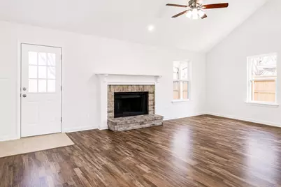 2811 Ravens Court, Arlington, TX 76001 - Photo 4